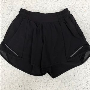 Lululemon hotty hot short black size 2